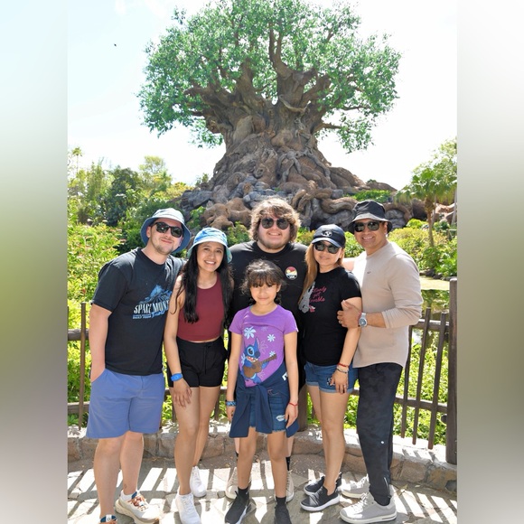 KIDS & XS WOMENS CLOSET 💗 - Picture 8 of 8